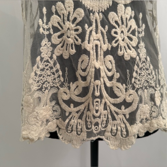 Love J Ivory Embroidered Lace Tank Top Boho Sheer Floral Scalloped Hem - Picture 6 of 12